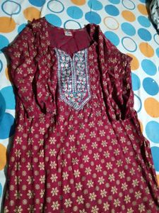 Floral Embroidered Kurta