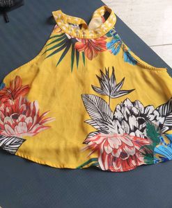 SHEIN Floral Print Halter Top