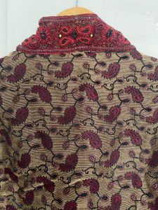 Mens Kurta With Embroidery On Neck