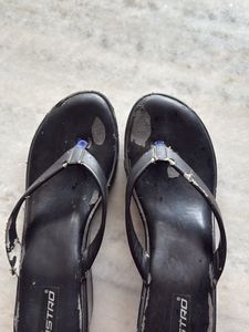 black wedges