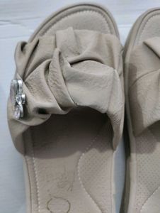 stone leather flipflop