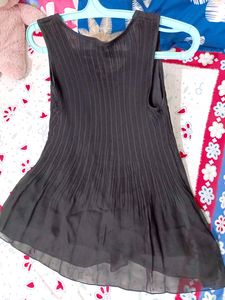 Ditsy Black 🖤 Top Amazing 😍