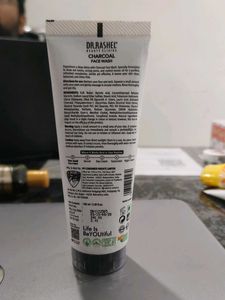 Dr. Rashel Charcoal Face Wash
