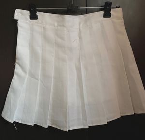 🦢 White Pleated Skirt - Elegant and Versatile