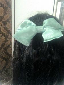 Beautiful Bow Hair Clip + Wow Body Lotion