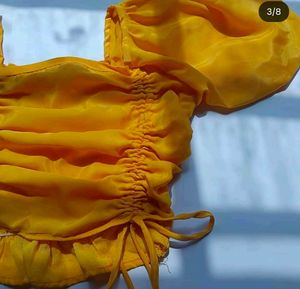 💛✨ Puff sleeve party top! 🌟