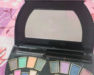 💅Handy And Travel Friendly Make Up Set💅
