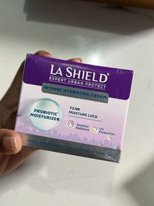 La Sheild Face Moisturiser