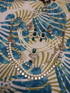 Elegant Emerald &amp; Pearl Jewelry Set