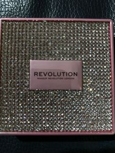 ✨ Revolution Bling Highlighter ✨