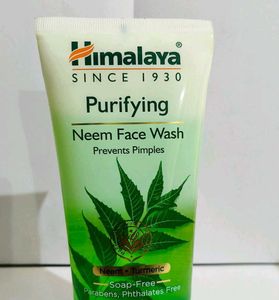 Mamaearth Rice Face Wash With Freebie