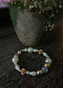 Pearl &amp; Gold Bracelet