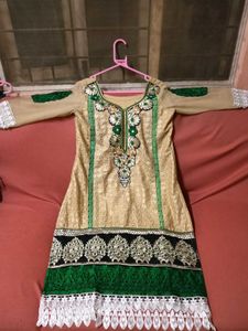 GentlyUsed Elegant Cream&amp;GreenEmbroidered KurtaSe