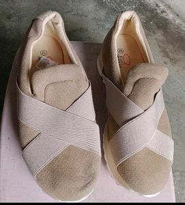 KET IMPORTA STYLISH SHOES (40 Size)