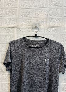🇺🇸Under Armour Imported Gray Athletic T-Shirt