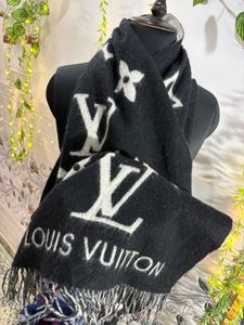 Louis Vuitton Scarf Super Soft And Warm 😍