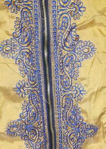 Elegant Embroidered Top + white jeans+ 🎁