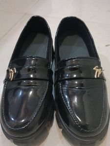 Shoes Which U Can Wear With Formals As Well Casual