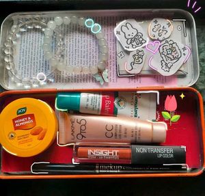 Makeup &amp; Accessories Tin