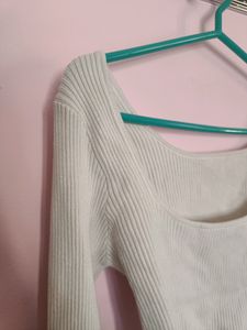 White Long-sleeved Crop Top