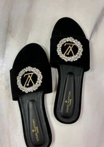 LV FESTIVE FLATS