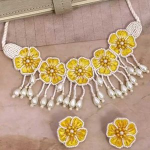 Floral Jewelry Set With Mangtika