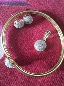 Pendent  Set  With Braslet