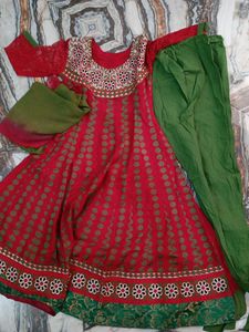 Red &amp; Green Embroidered Kurta