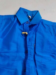 Boy&#39;s Blue Button-Down Shirt