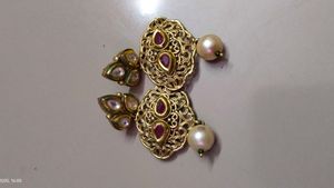 2 pare of Golden Earrings