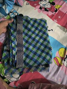 Checked  Sari With Blouse Piece
