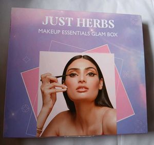 Just Herbs Makeup Kit😍