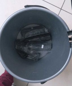 Garbage Rolls, Bin
