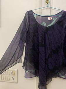 ladies top, brand new, size L