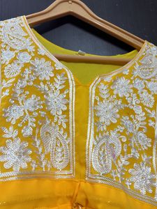 I Am Selling Yellow Short  Chikankari Kurta