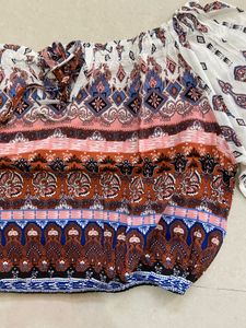 GINGER Patterned Off-Shoulder Top