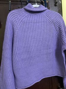 Woman solid crop pullover