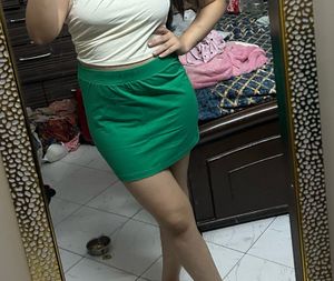 H&amp;M Green Bodycon Skirt- SizeM- Fits Waist30- New