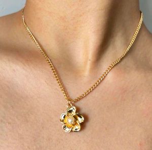 Gold Flower Necklace (Anti Tarnish)