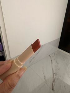 Sunnies Face Lip treat