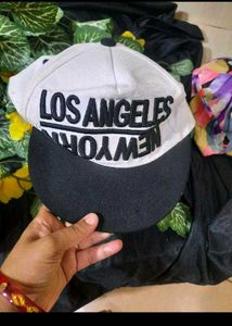 NOISE White Snapback Cap