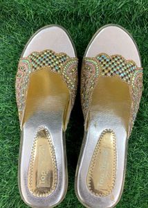 New Comfortable Golden Stone Sandals