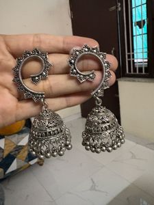 4 pair Earrings