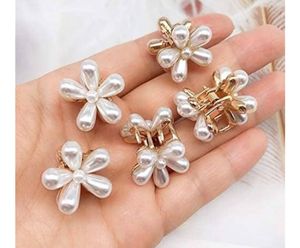 (4 pieces) Korean Style Small Pearl Hair Clips