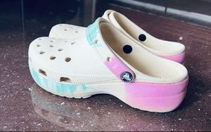 Og Classic Platform Crocs For Women