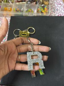 Letter 'R' Keychains (Set of 5)