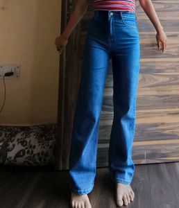 Straight Jeans
