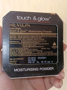 Revlon Touch &amp; Glow Moisturising Powder
