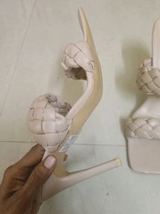 New Unused Branded High Hill