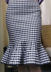 Houndstooth Ruffle Hem Skirt